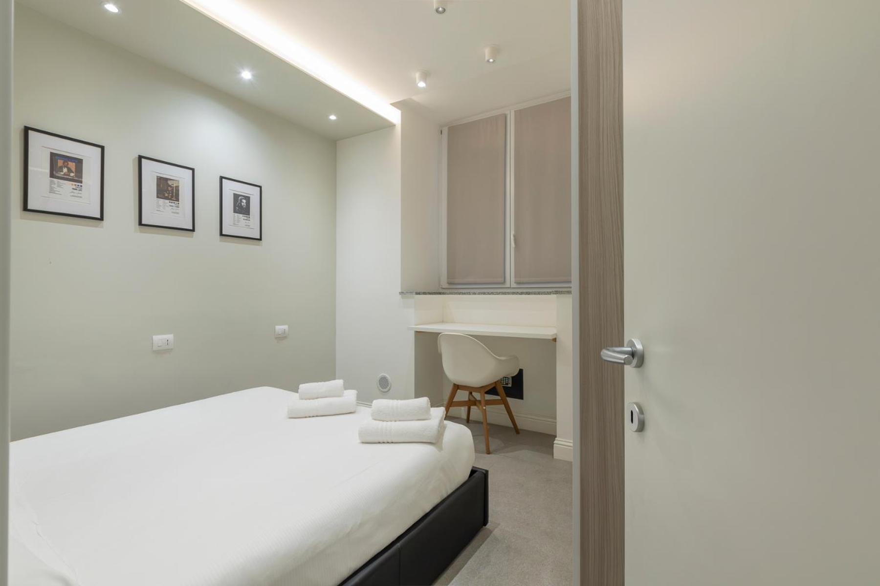Xenia - Spacious Three-room In Moscova Area * Milan