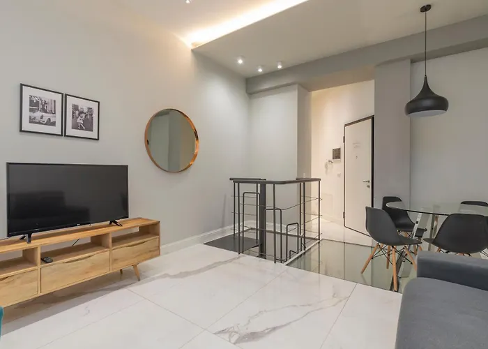 Xenia Apartments - Spacious Three-Room Apartment In Moscova Area