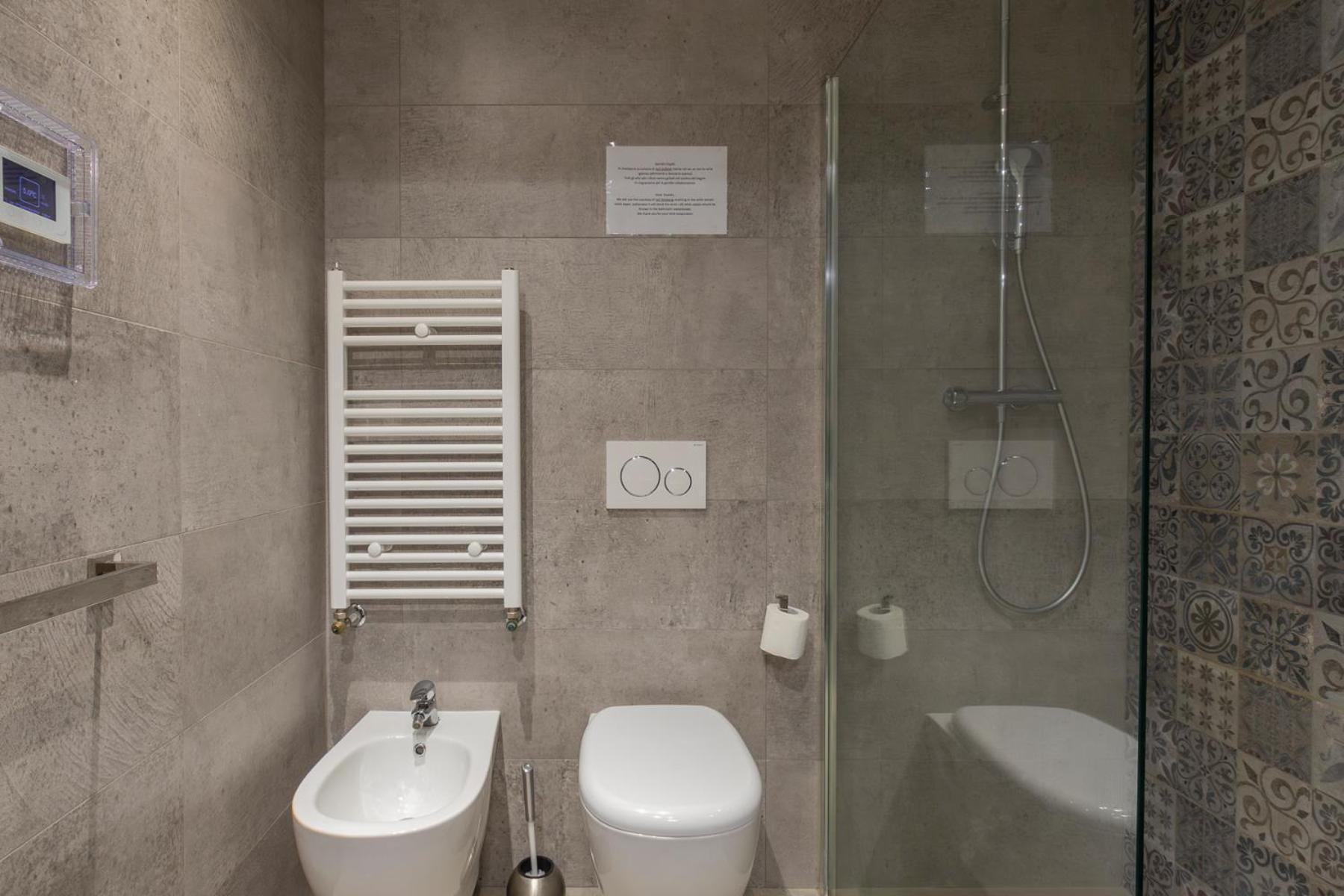 Xenia - Spacious Three-room In Moscova Area Apartment Mailand