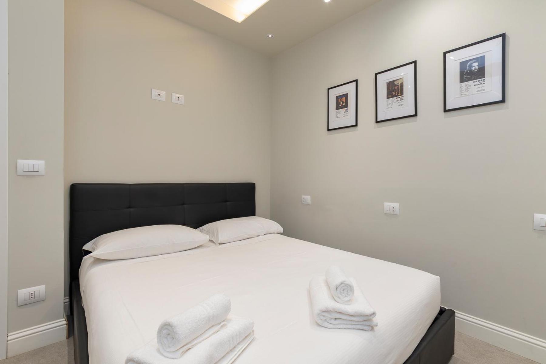 Xenia - Spacious Three-room In Moscova Area Apartment *